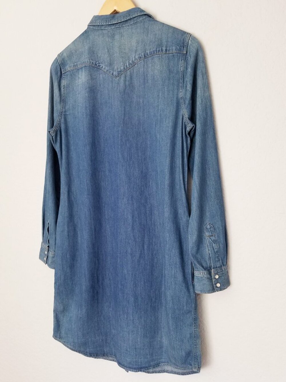 Levi's Chambray Denim Blue Shirt Dress M Western Snap Button Red Tab 100% Cotton - Picture 13 of 15